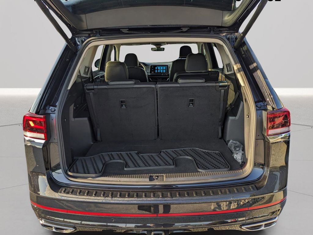 Used 2025 Volkswagen Atlas SEL Premium R-Line image 11
