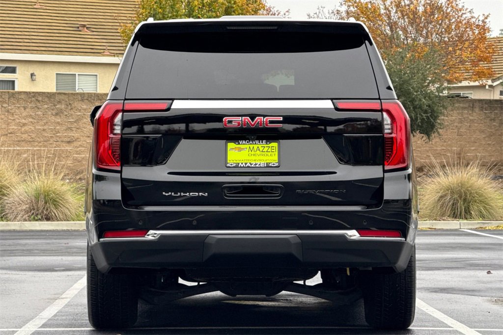 Used 2025 GMC Yukon Elevation image 10