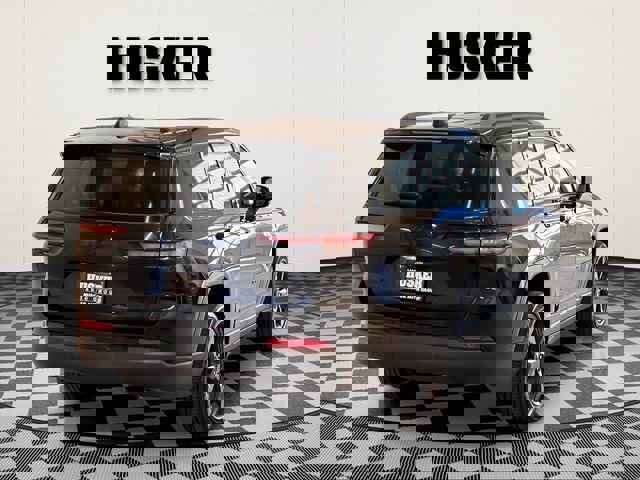 Used 2023 Jeep Grand Cherokee L Laredo image 5