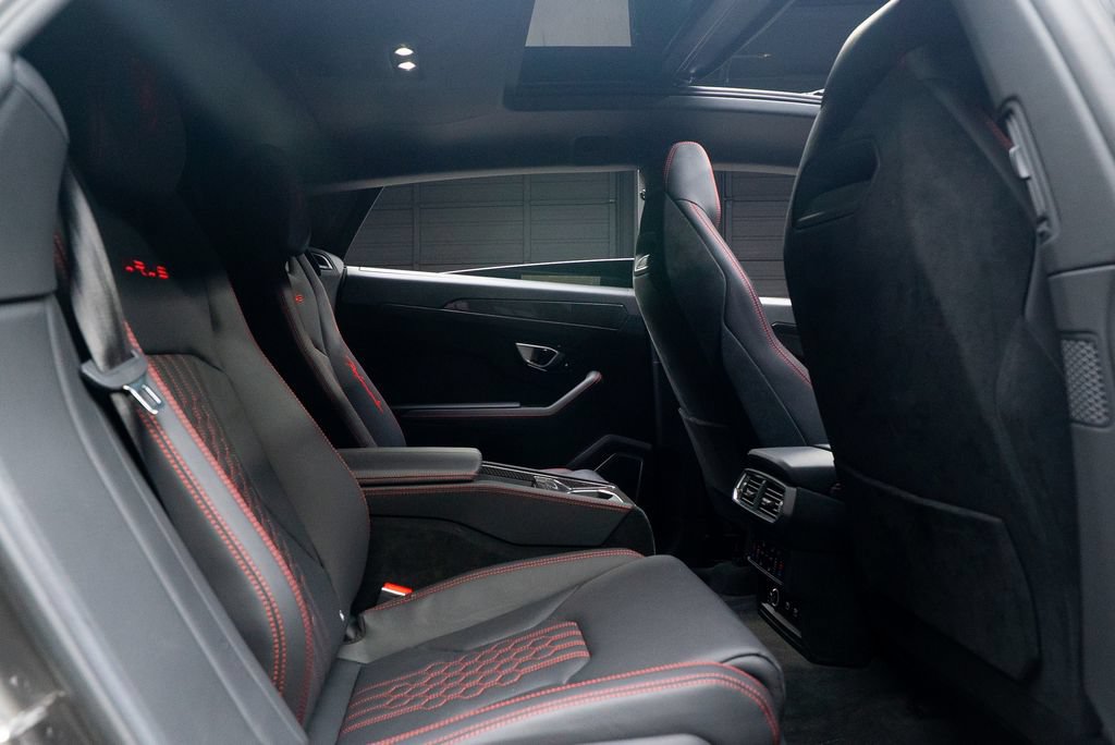 Used 2023 Lamborghini Urus Performante AWD/4WD image 59