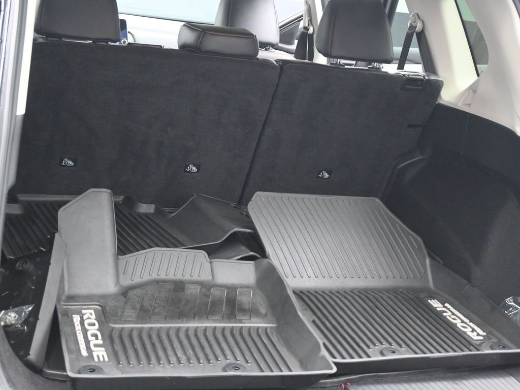 Used 2025 Nissan Rogue SV w/ Rock Creek Premium Package image 23