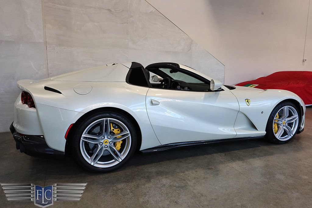 Used 2021 Ferrari 812 GTS RWD image 5