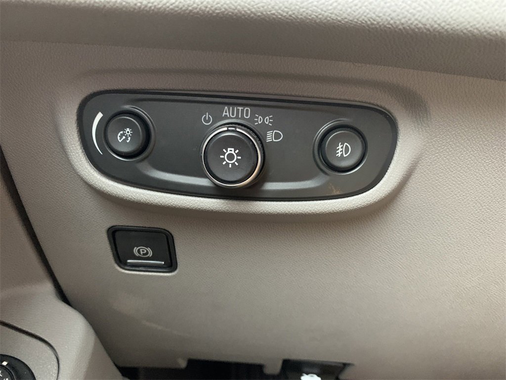 Used 2024 GMC Terrain SLT image 19