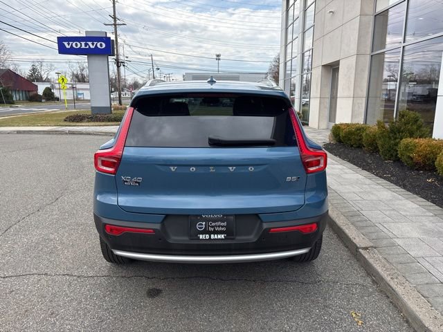 Used 2025 Volvo XC40 B5 Plus AWD/4WD image 4