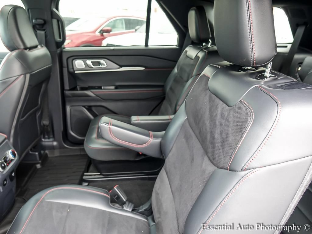 Used 2025 Ford Explorer ST AWD/4WD image 14
