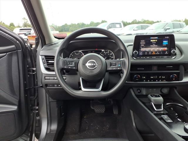 Used 2024 Nissan Rogue SV image 24