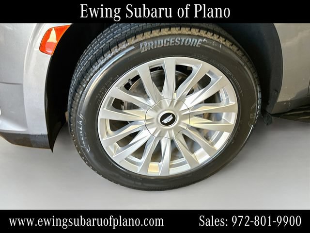 Used 2022 Cadillac Escalade Luxury w/ LPO, Illumination Package RWD image 33