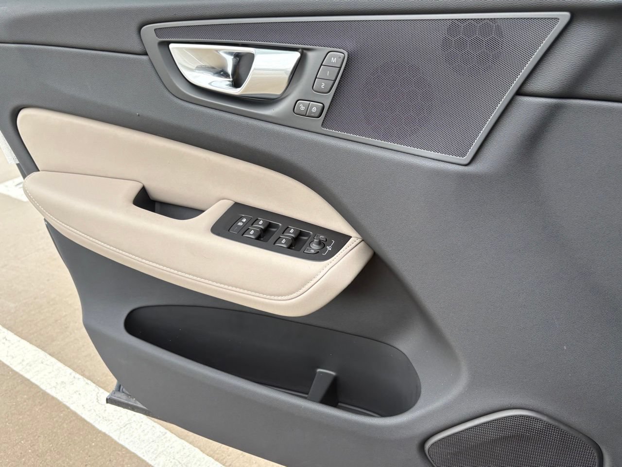 New 2026 Volvo XC60 B5 Plus AWD/4WD image 16