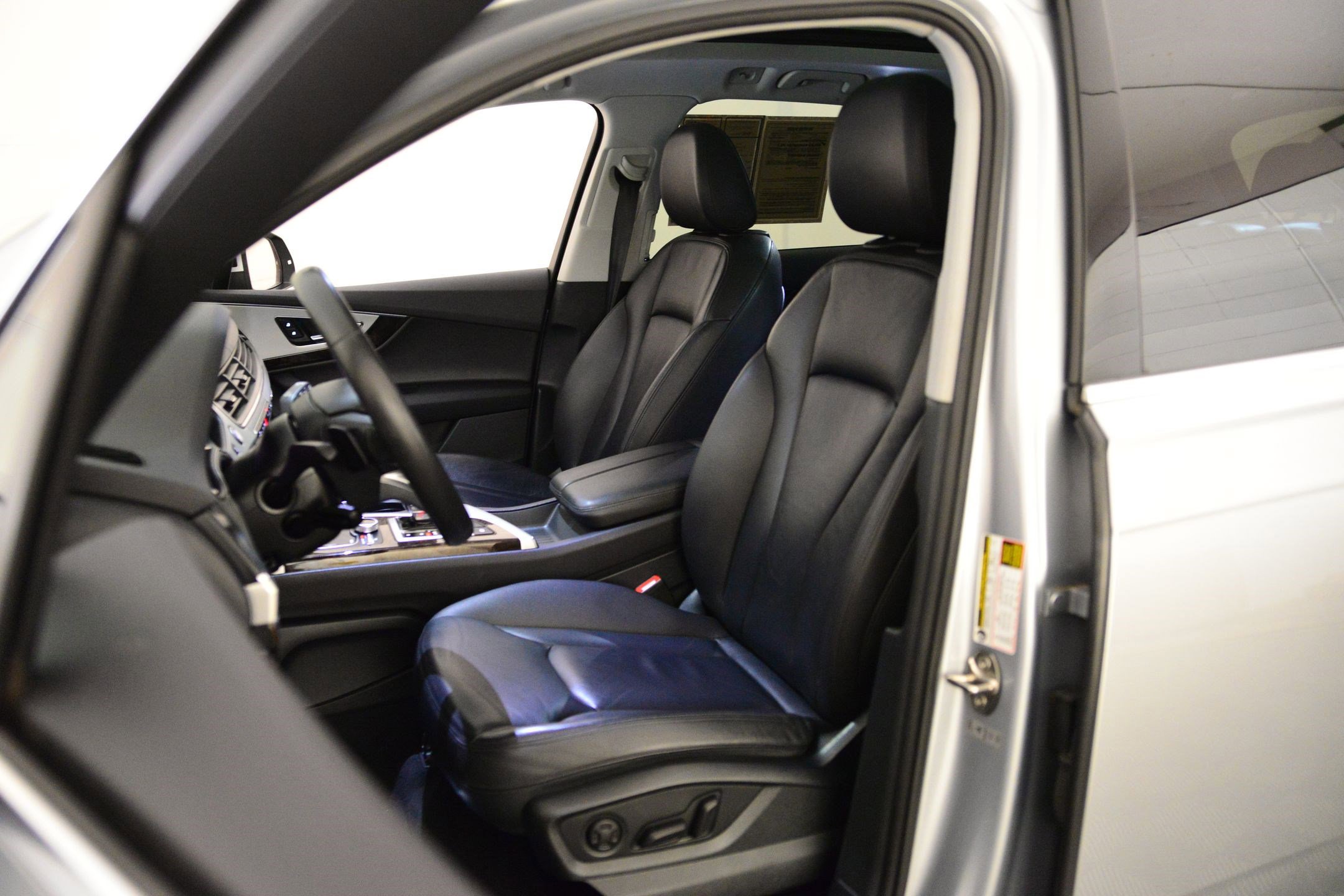 Used 2019 Audi Q7 2.0T Premium w/ Convenience Package image 4