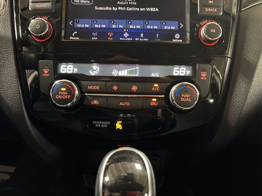 Used 2020 Nissan Rogue Sport SV image 30