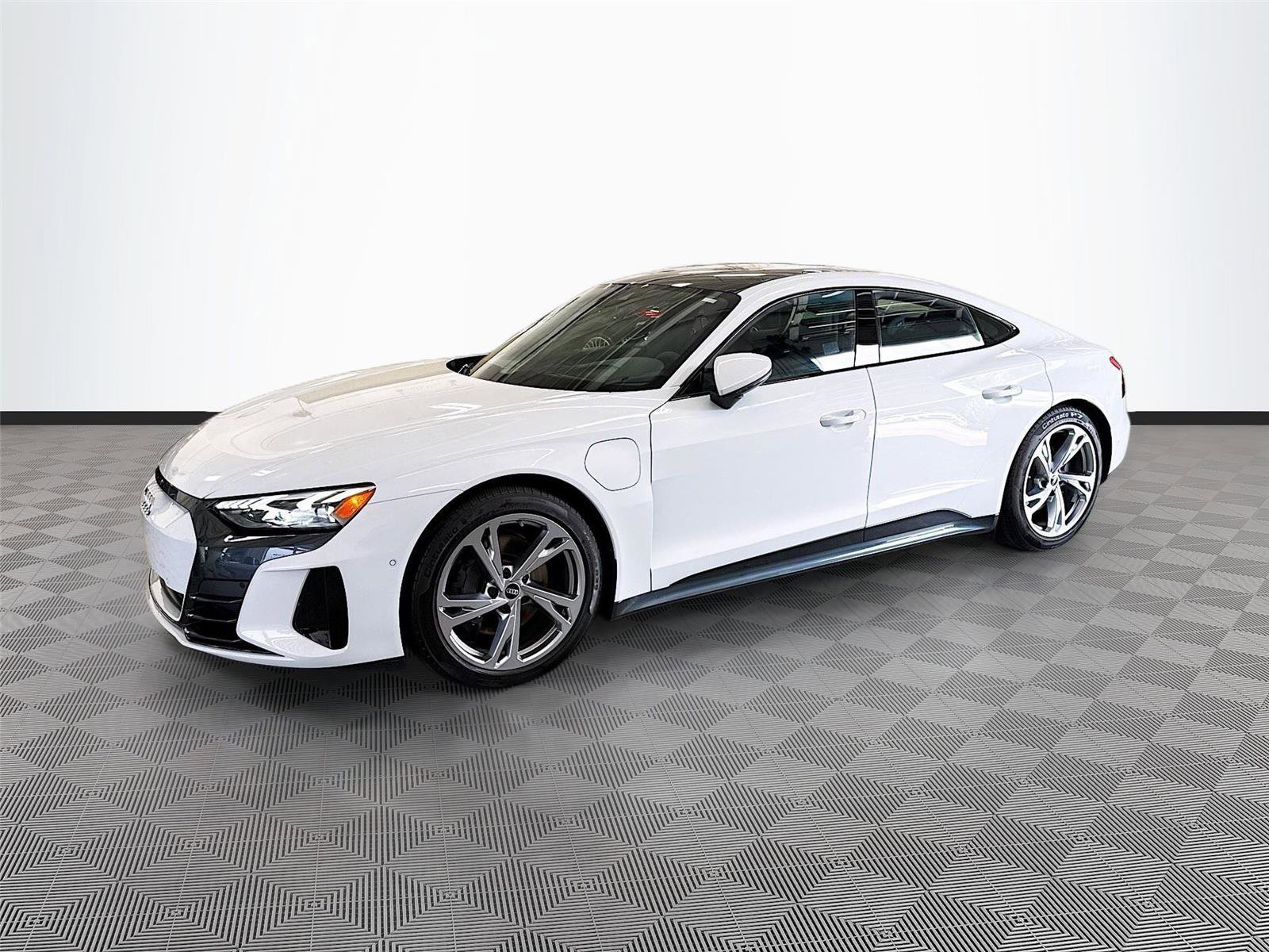 Used 2023 Audi e-tron GT Prestige w/ Prestige Package AWD/4WD image 3