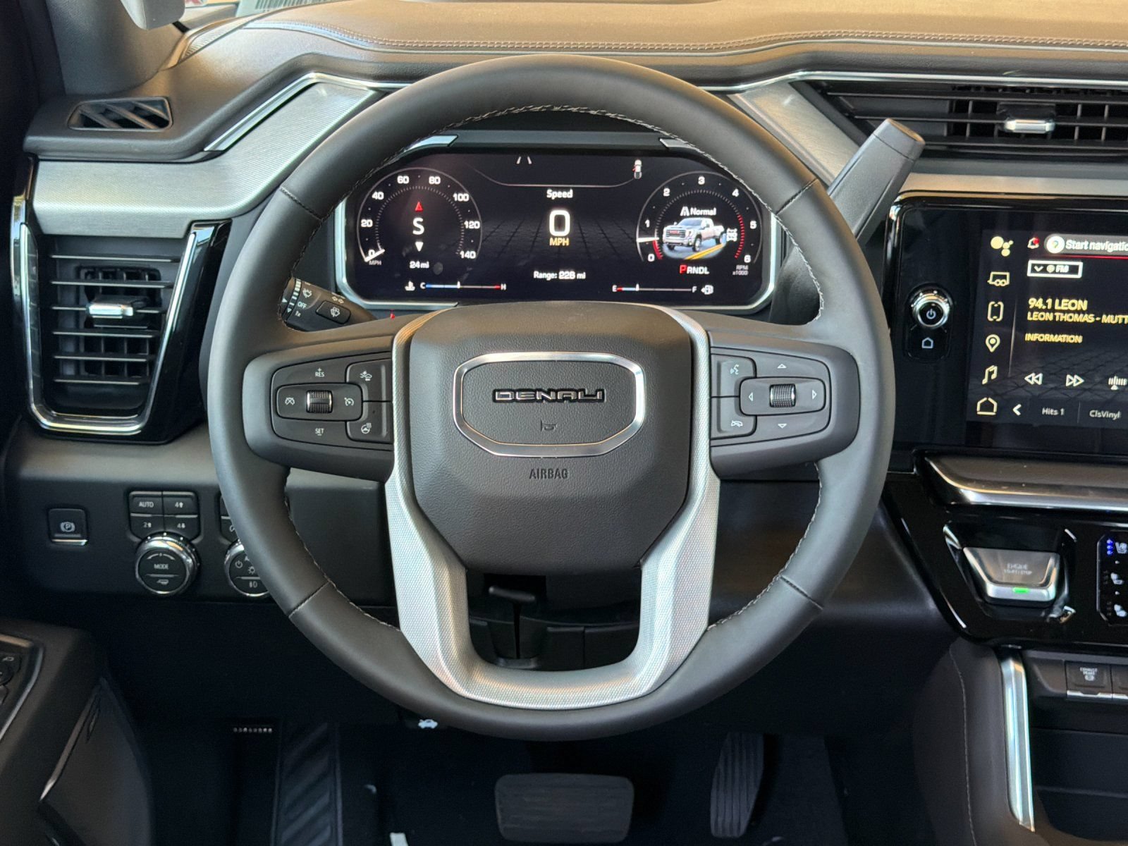 New 2026 GMC Sierra 3500 Denali w/ Denali Reserve Package AWD/4WD image 14