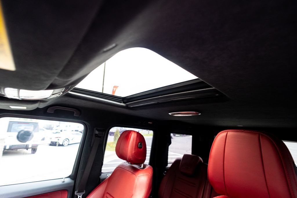 Used 2025 Mercedes-Benz G 550 image 41