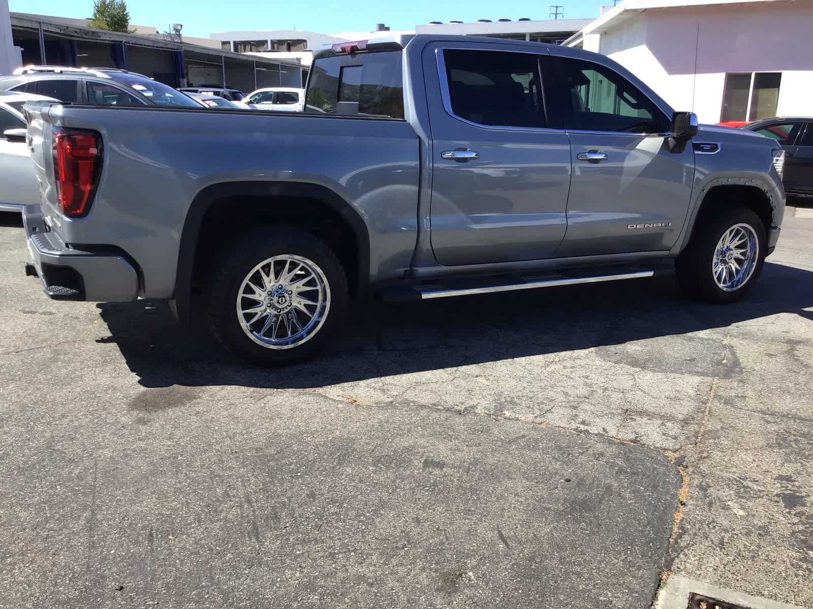 Used 2024 GMC Sierra 1500 Denali w/ Technology Package AWD/4WD image 4