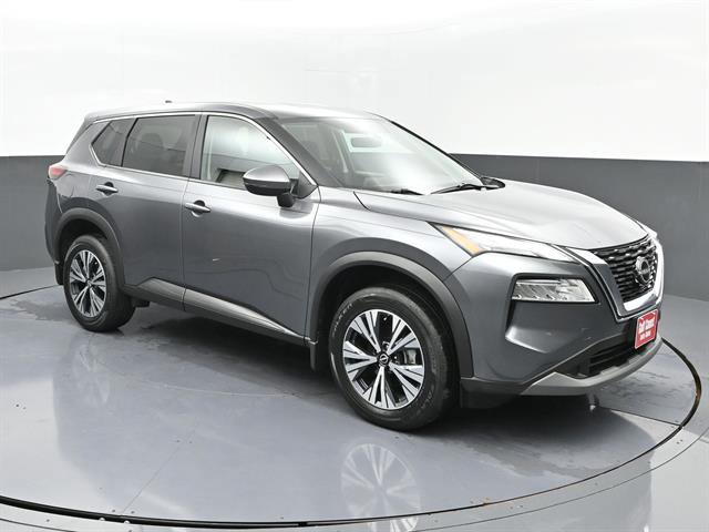 Used 2023 Nissan Rogue SV image 2