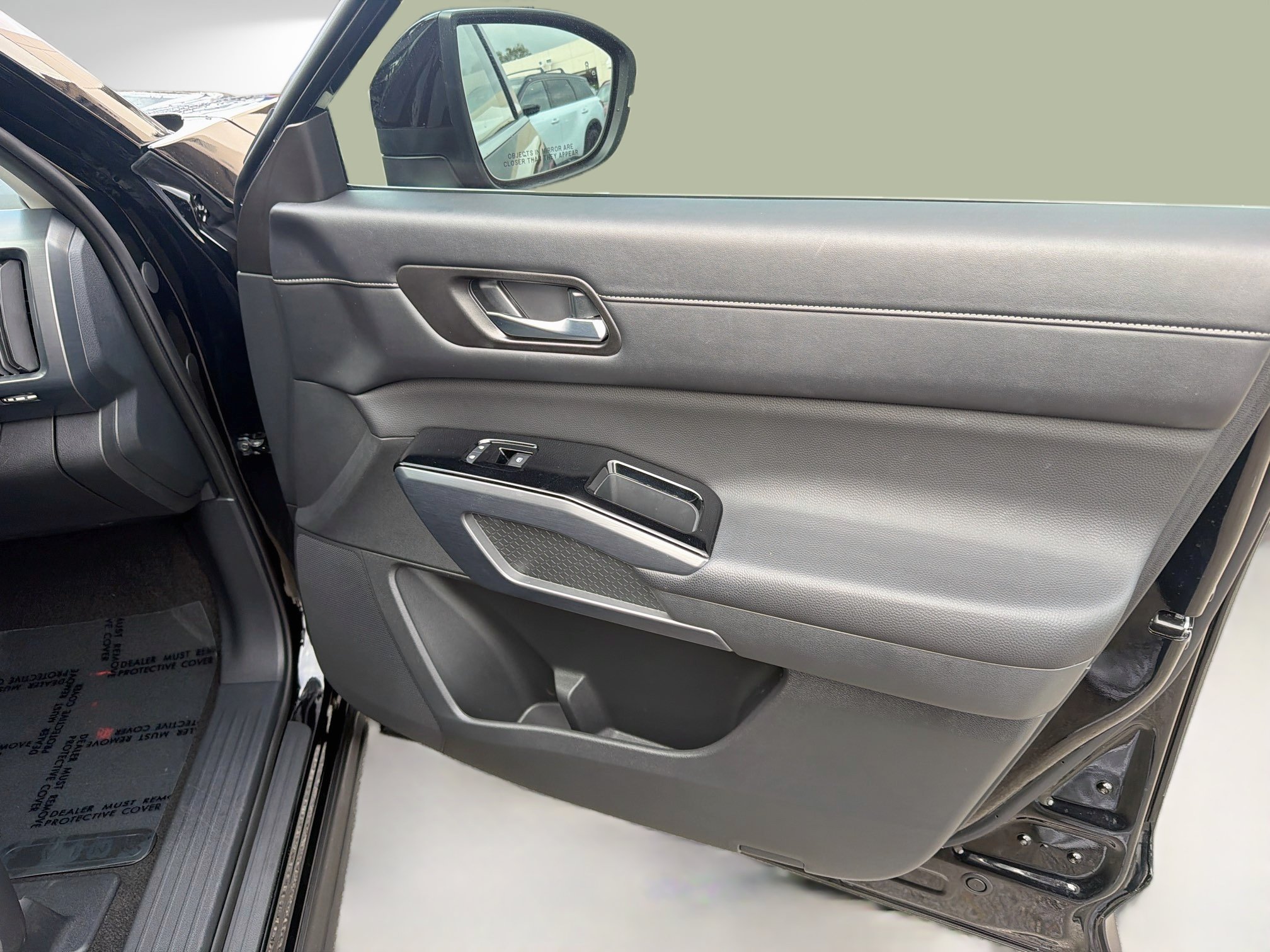 Used 2024 Nissan Pathfinder SL FWD image 30
