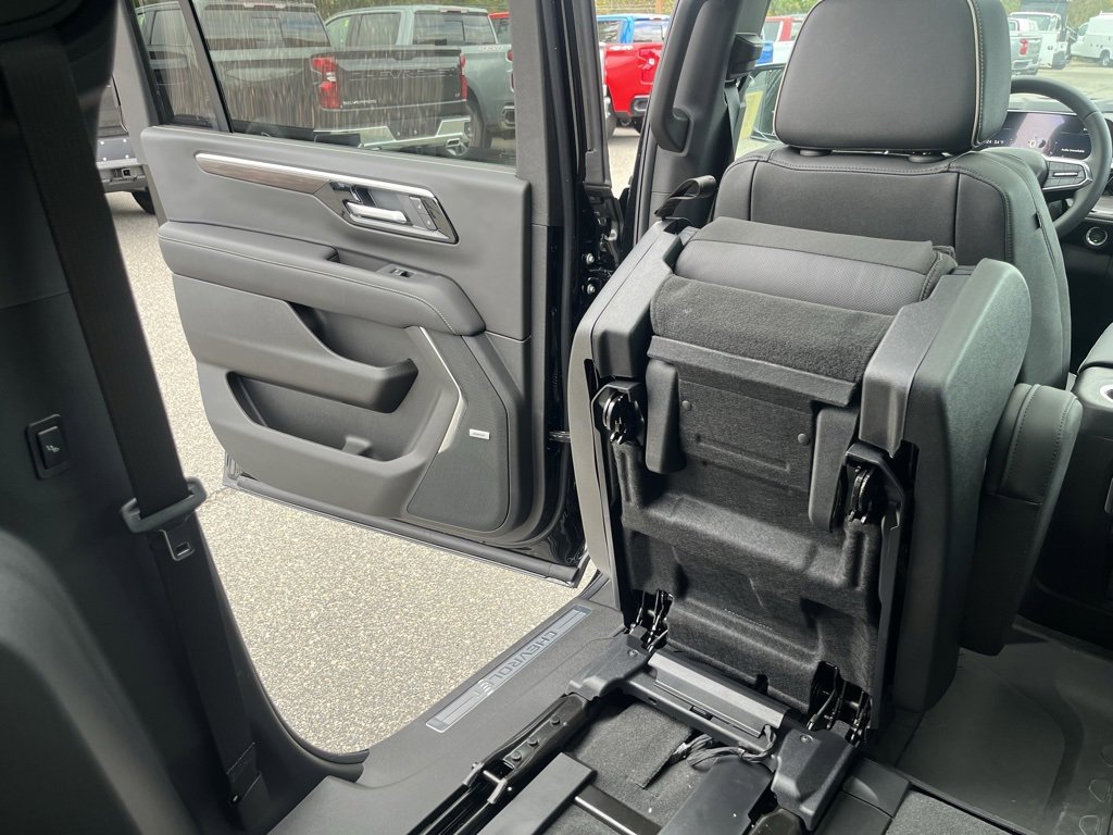New 2026 Chevrolet Suburban Premier w/ Sun And Tow Package image 41