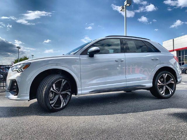 Used 2023 Audi Q3 2.0T Premium Plus w/ Premium Plus Package AWD/4WD image 5