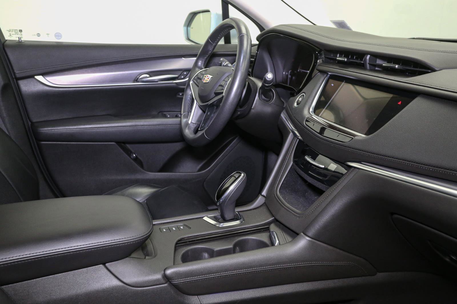 Used 2018 Cadillac XT5 Luxury w/ Driver Awareness Package image 21