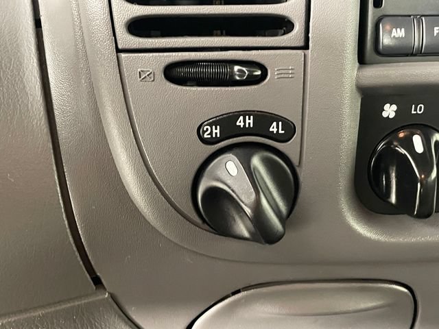 Used 2002 Ford F150 XLT AWD/4WD image 9