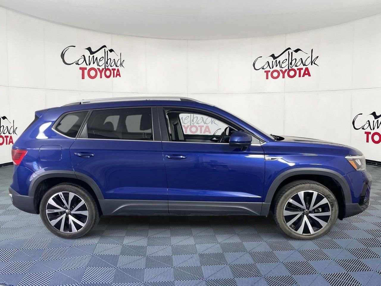 Used 2024 Volkswagen Taos SE FWD image 9