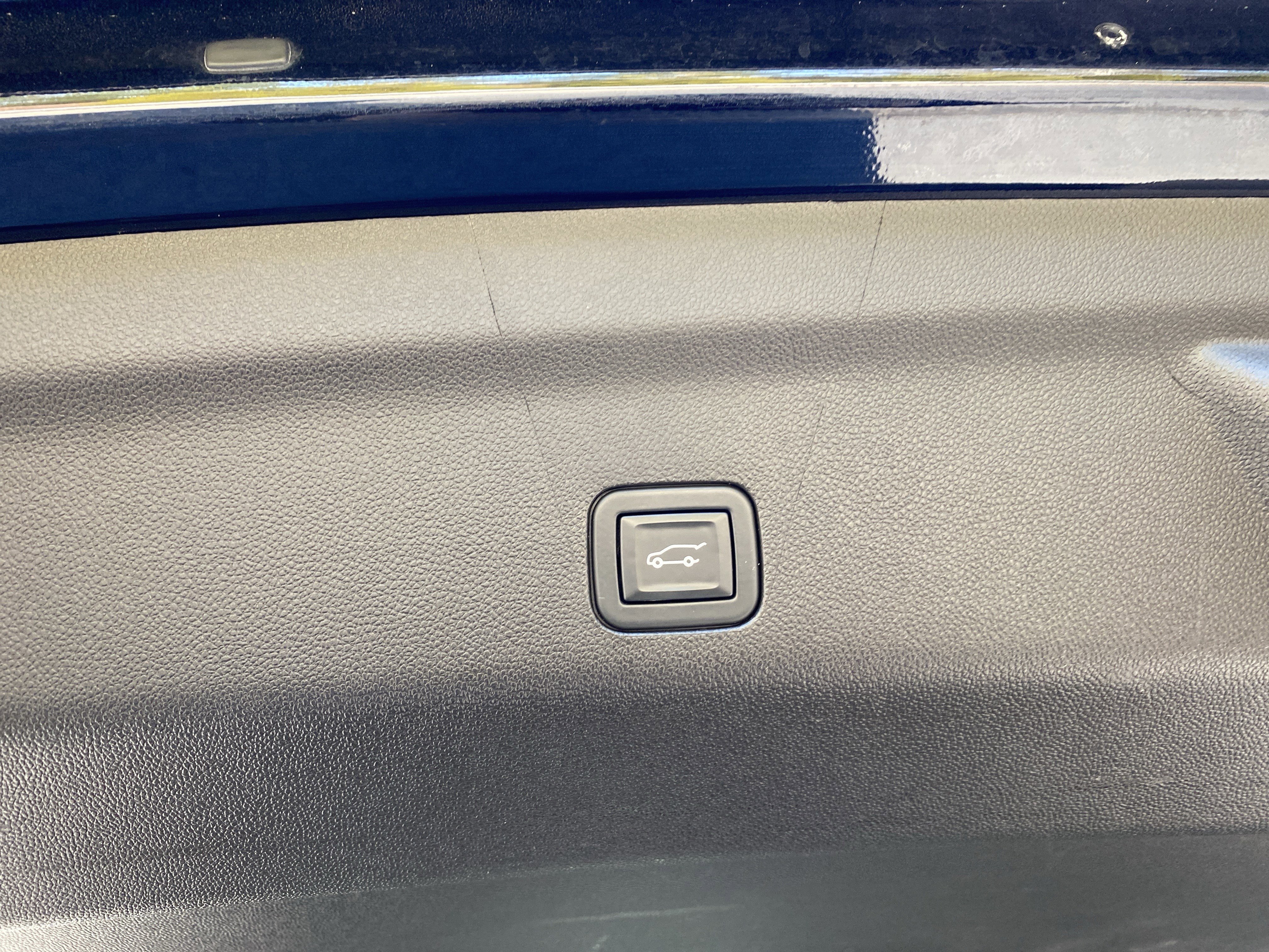 Used 2021 Chevrolet Tahoe Z71 w/ Z71 Off-Road Package image 38