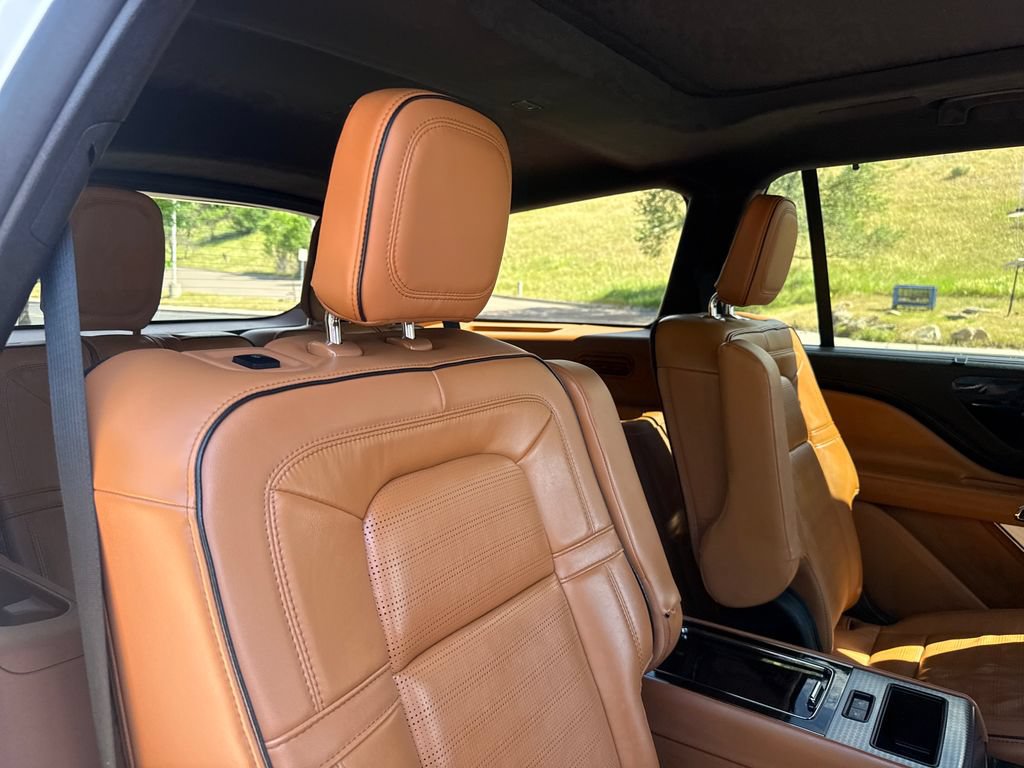 Used 2023 Lincoln Aviator Black Label w/ Dynamic Handling Package AWD/4WD image 25