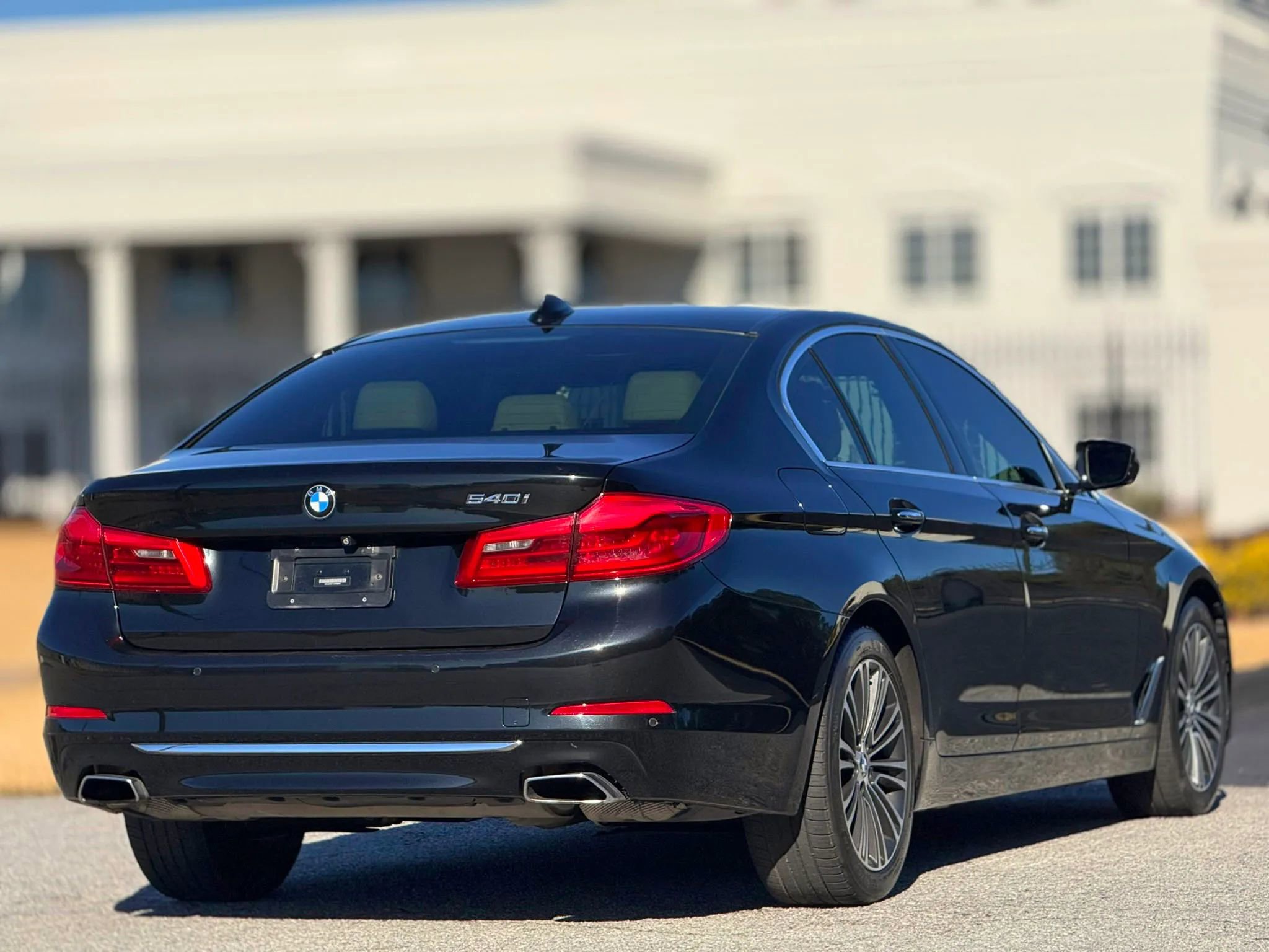 Used 2018 BMW 540i w/ Premium Package RWD image 11
