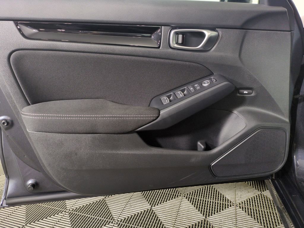 Used 2025 Honda Civic Sport image 14