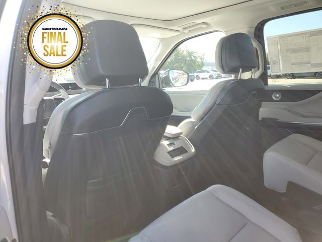 New 2025 Lincoln Navigator Reserve image 19