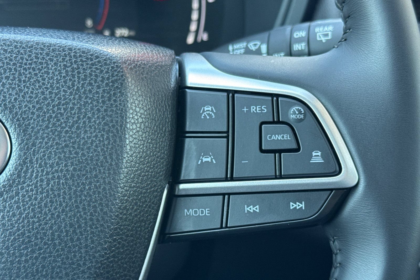Certified 2025 Toyota Grand Highlander FWD image 33