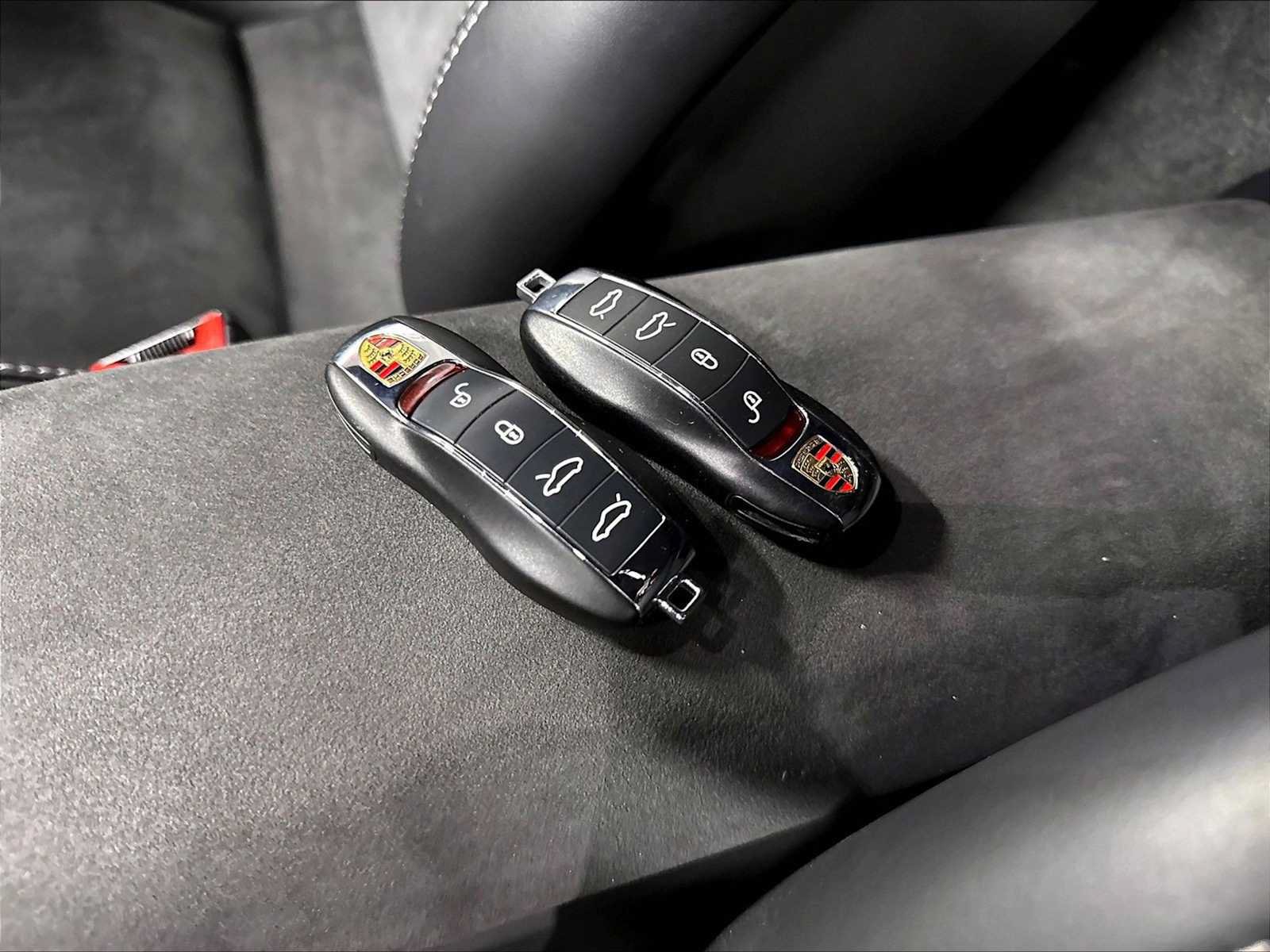 Used 2016 Porsche Cayman GT4 RWD image 33