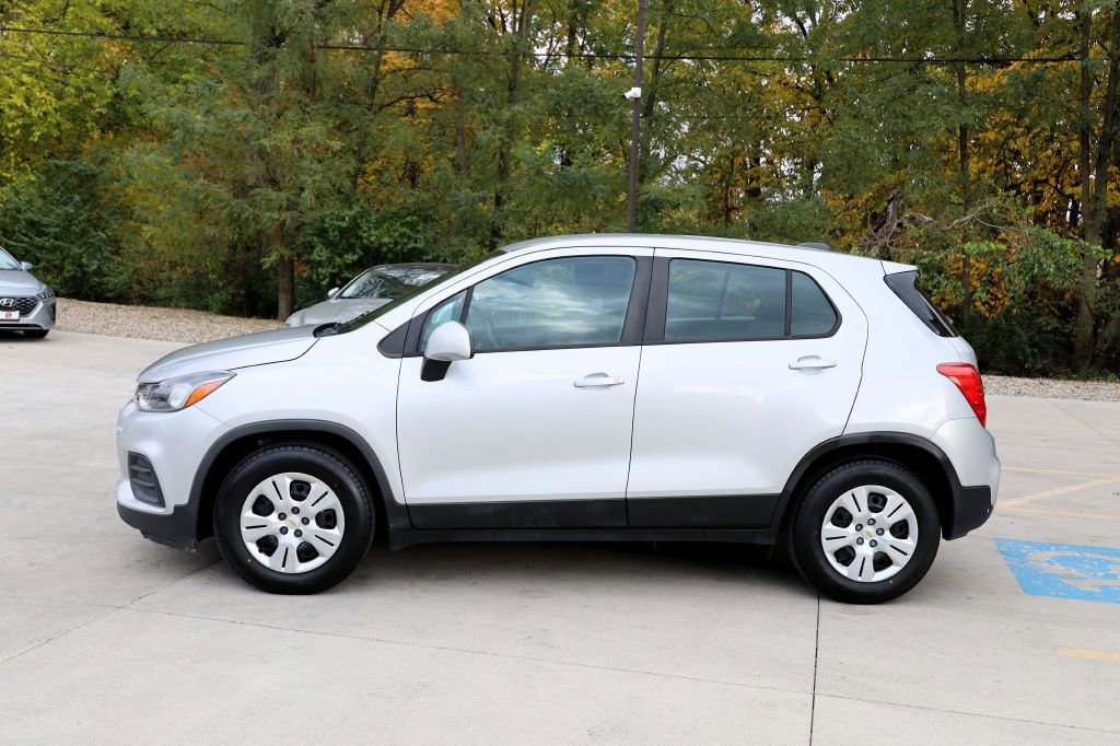 Used 2017 Chevrolet Trax LS FWD image 4