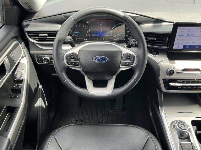 Used 2023 Ford Explorer XLT w/ Equipment Group 202A AWD/4WD image 18