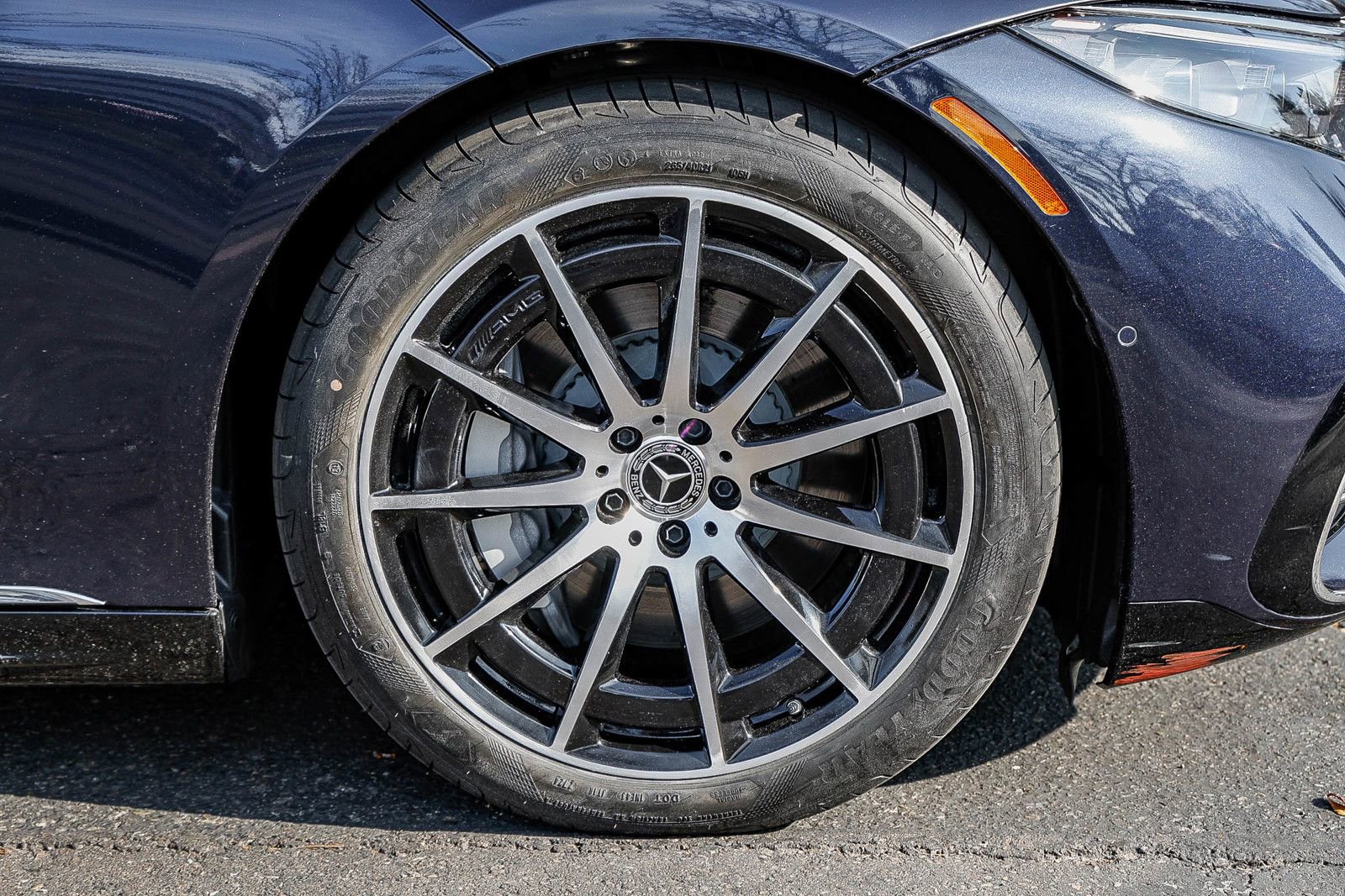 Used 2022 Mercedes-Benz EQS 580 4MATIC Sedan image 9