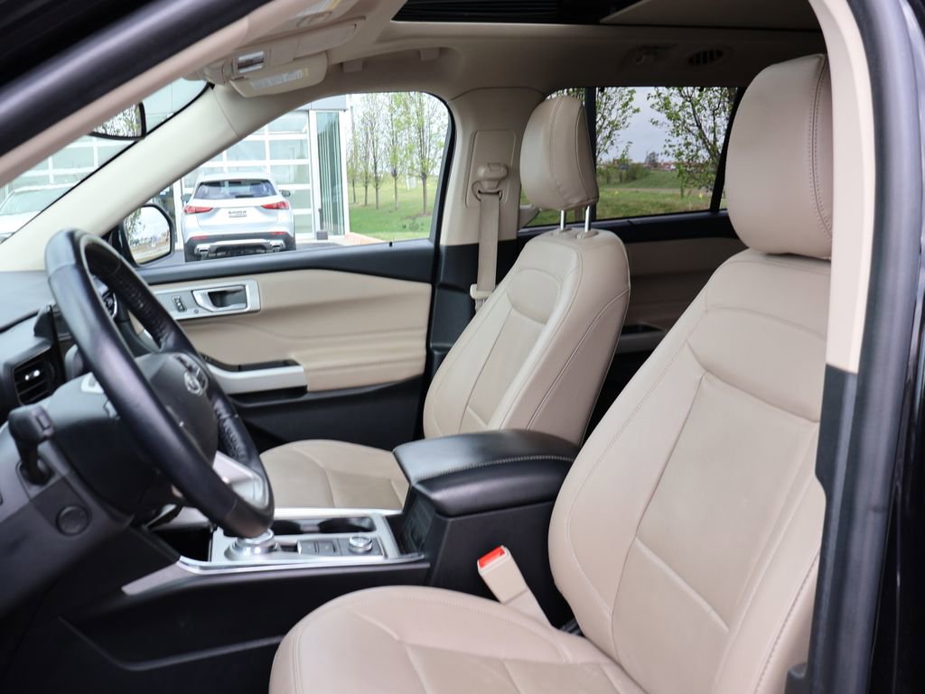 Used 2022 Ford Explorer Limited w/ Equipment Group 301A image 22