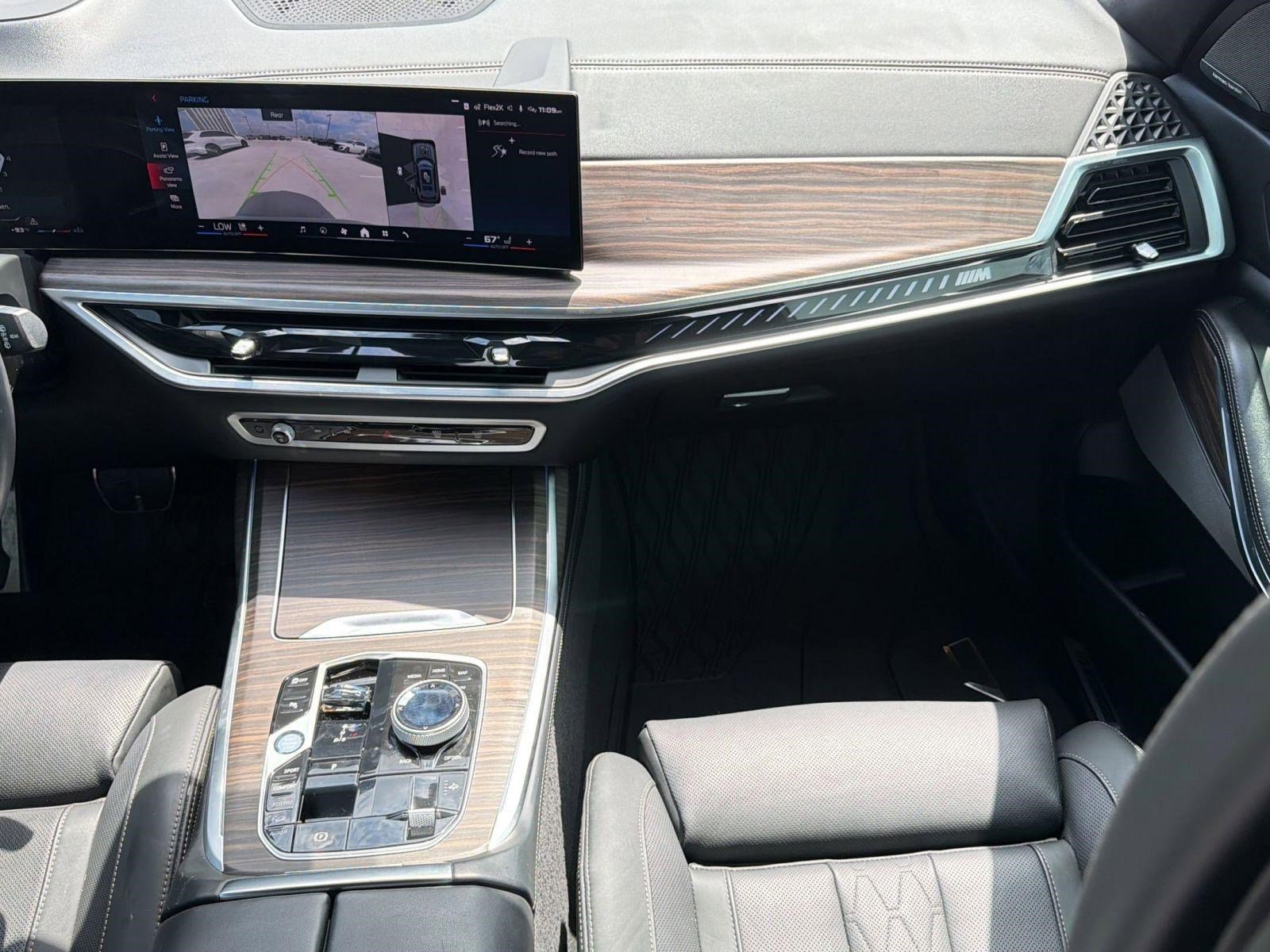 Used 2025 BMW X7 M60i AWD/4WD image 27