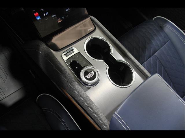 New 2026 Cadillac Vistiq Premium Luxury w/ LPO, Floor Liner Package AWD/4WD image 16