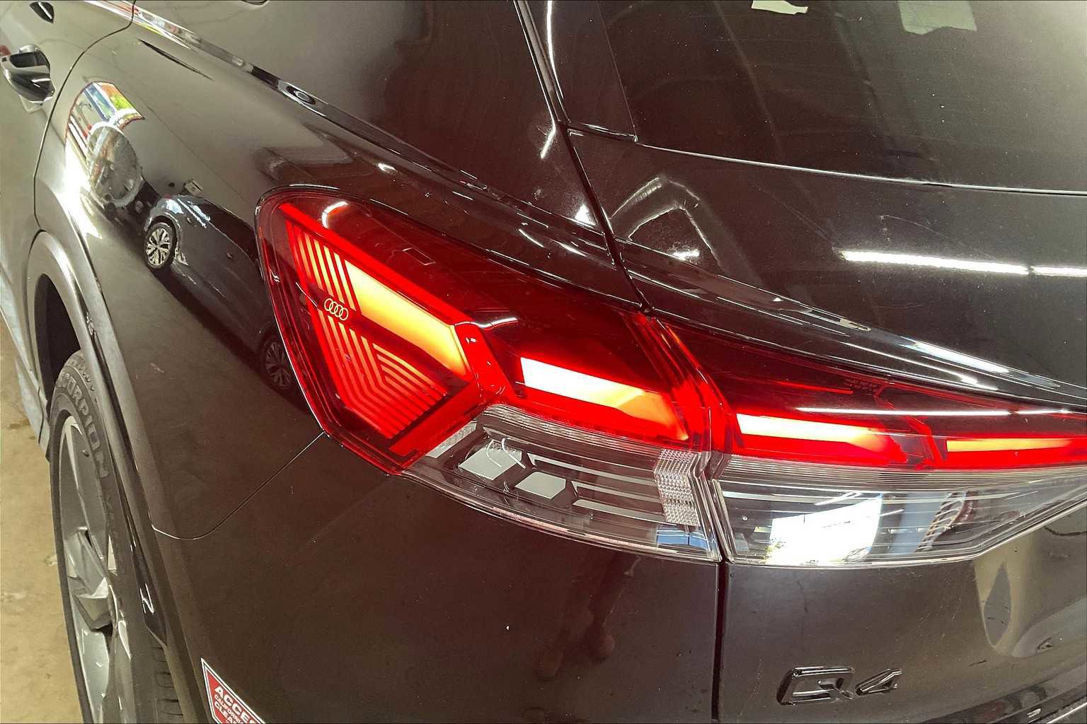 Certified 2023 Audi Q4 e-tron Prestige w/ Black Optic Package image 31