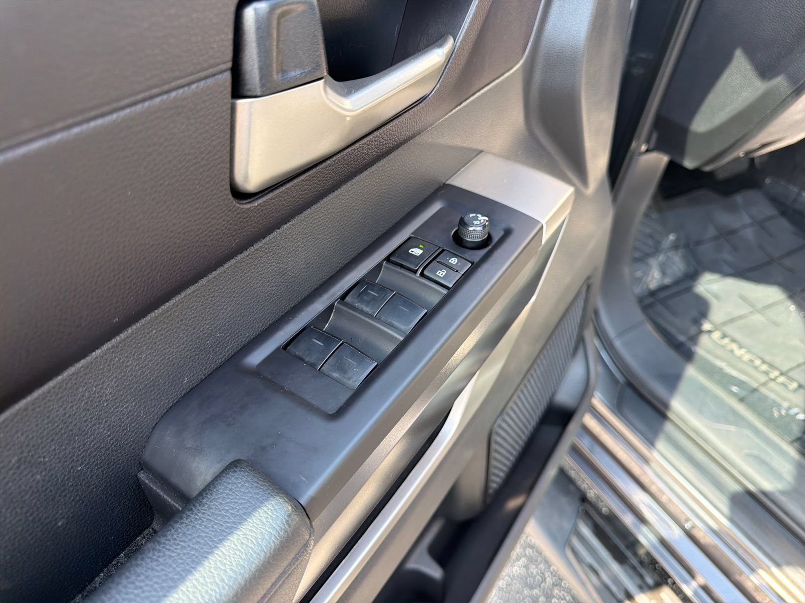 Used 2024 Toyota Tundra SR5 AWD/4WD image 12