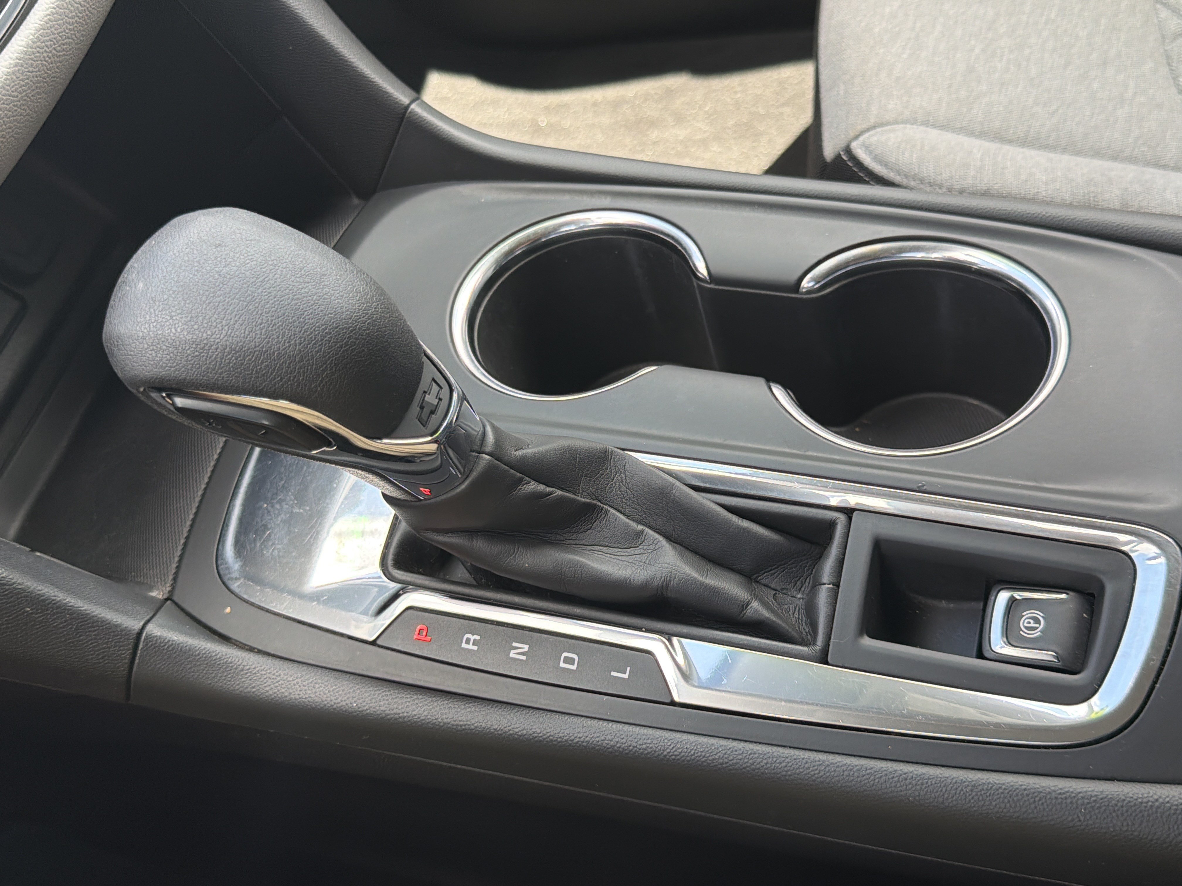 Used 2024 Chevrolet Equinox LS w/ LS Convenience Package FWD image 9