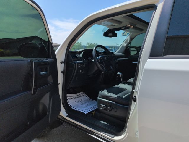 Used 2023 Toyota 4Runner TRD Off-Road Premium w/ Moonroof Package AWD/4WD image 9