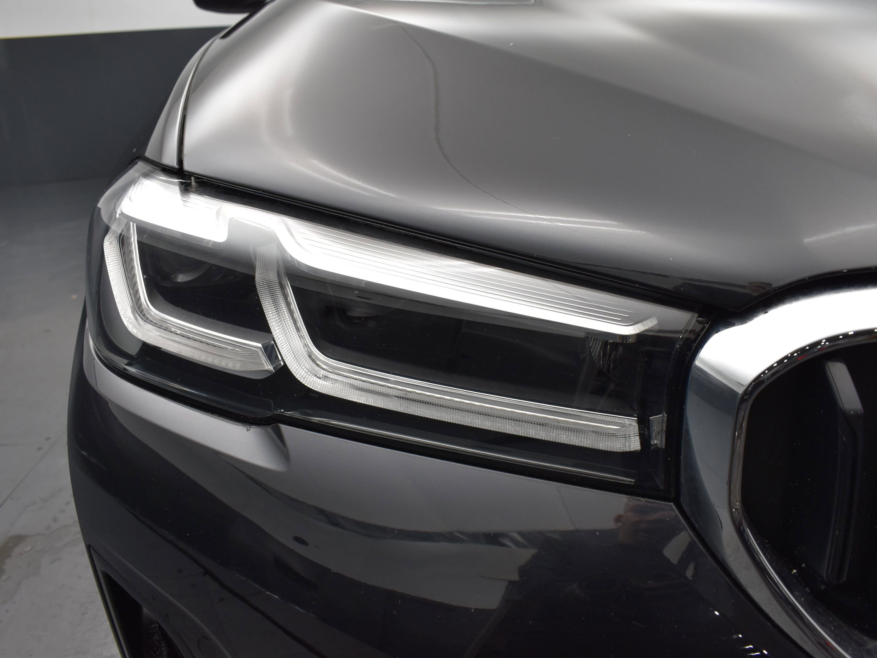 Used 2023 BMW 530i xDrive w/ Convenience Package image 5