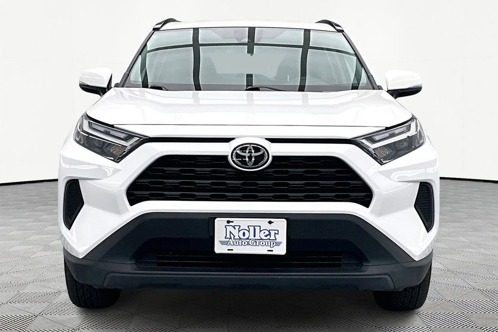 Used 2025 Toyota RAV4 XLE image 3