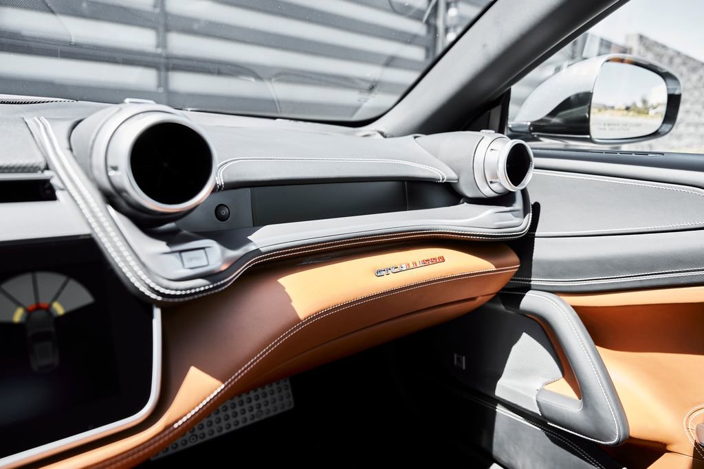 Used 2018 Ferrari GTC4Lusso image 79