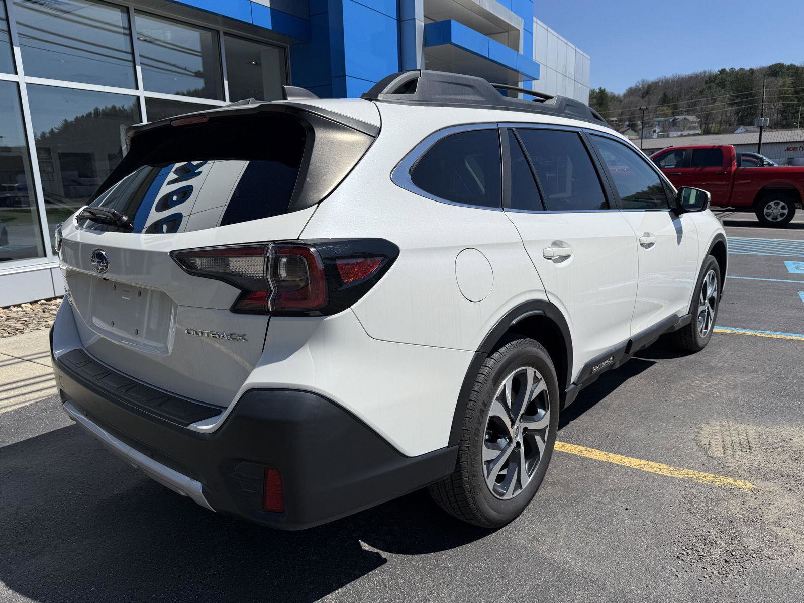 Used 2022 Subaru Outback Limited AWD/4WD image 7
