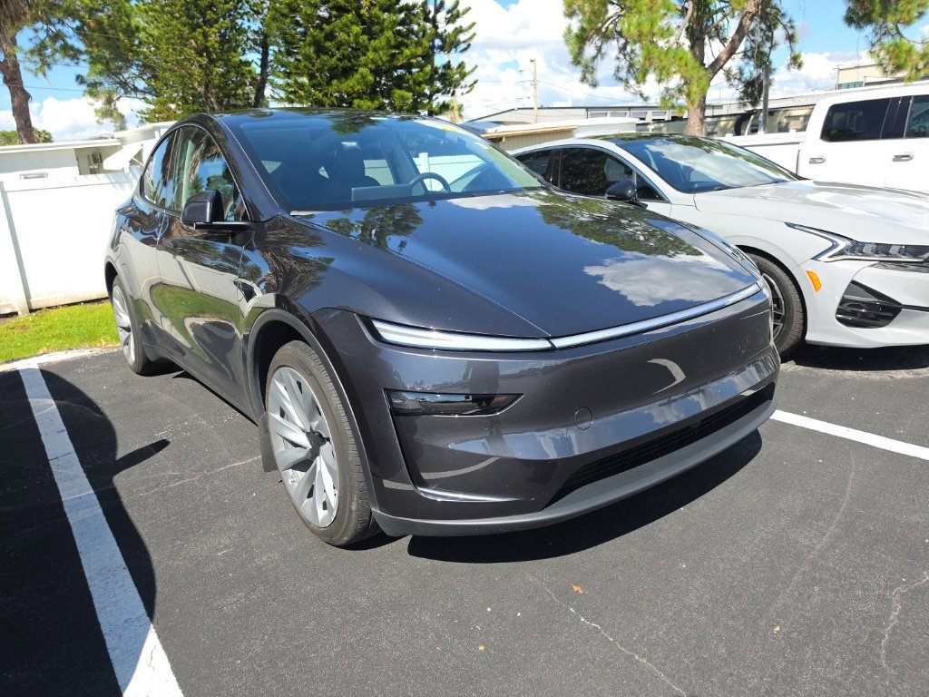 Used 2026 Tesla Model Y 2WD image 1