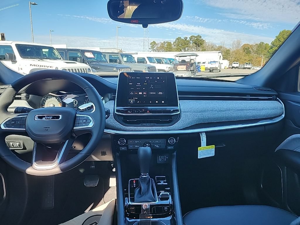New 2026 Jeep Compass Latitude AWD/4WD image 2