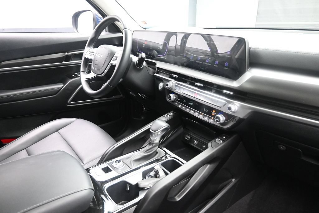 Used 2025 Kia Telluride S AWD/4WD image 32