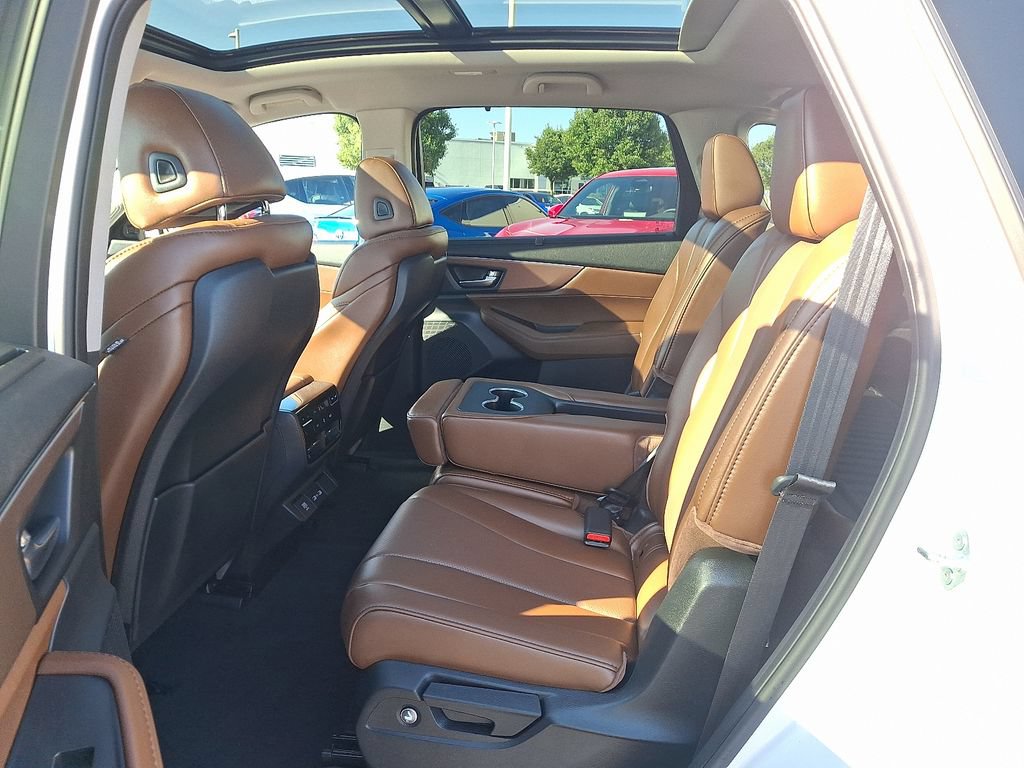 Certified 2024 Acura MDX SH-AWD w/ Technology Package image 10